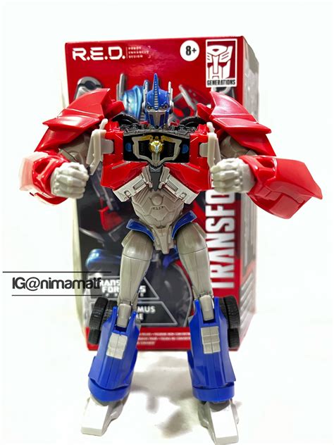 Transformers Red Mafic: The Figure's Unique Features and Design Choices